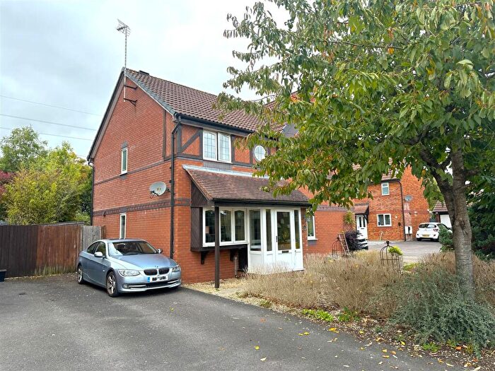 2 Bedroom Semi-Detached House For Sale In Lingfield Close, Chippenham, SN14