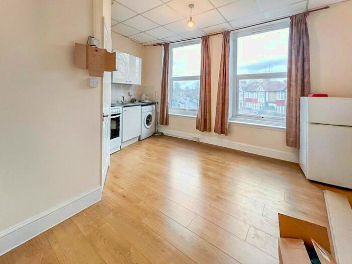 Studio To Rent In Richmond Road, Twickenham, TW1