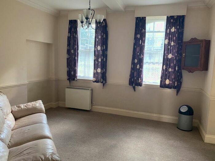 2 Bedroom Property To Rent In Derby Arms, St Mary Square, Aylesbury, HP20