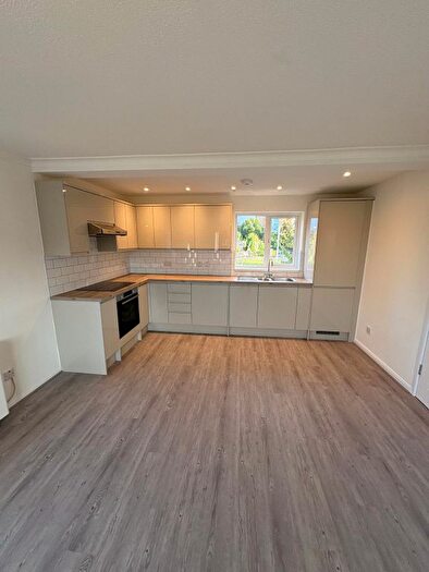 2 Bedroom Flat To Rent In New Ash Close, London, N2