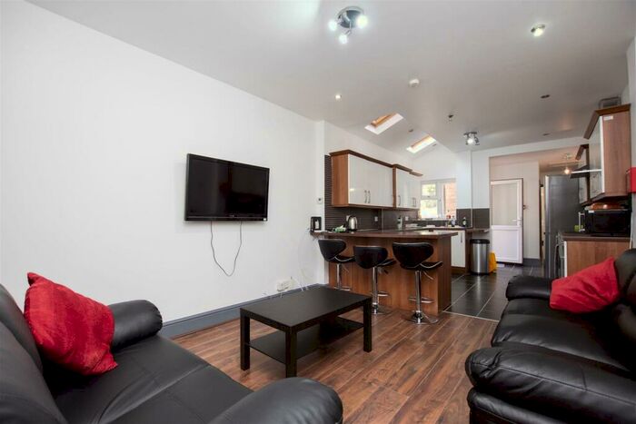 7 Bedroom House To Rent In Dawlish Road, Birmingham, B29