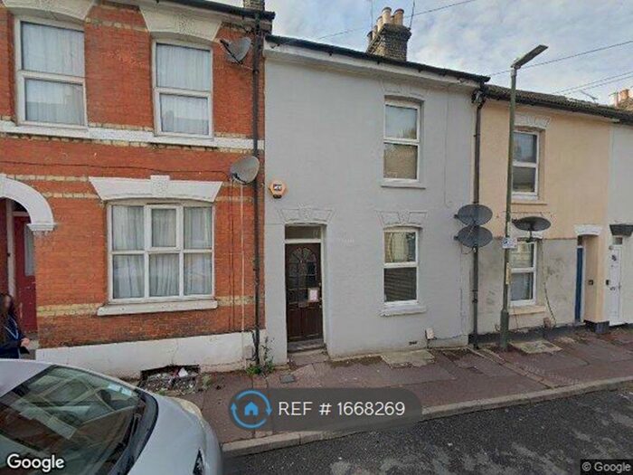 3 Bedroom Terraced House To Rent In Dale Street, Chatham, ME4