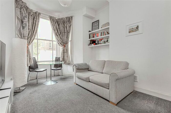 1 Bedroom Flat To Rent In St. John's Hill, Battersea, SW11