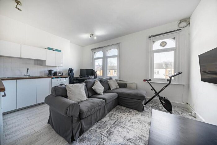1 Bedroom Flat For Sale In Kingswood Road, Sydenham, SE20