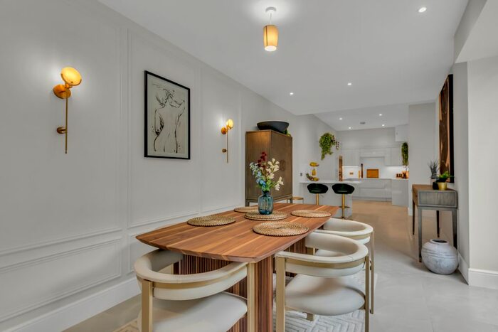 3 Bedroom Flat To Rent In Alexandra Park Road, London, N22