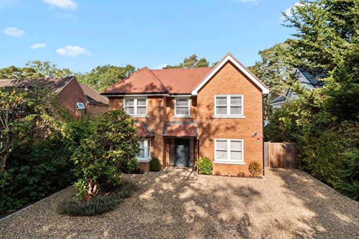 5 Bedroom Detached House For Sale In Old Woking Road, Pyrford, Surrey, GU22