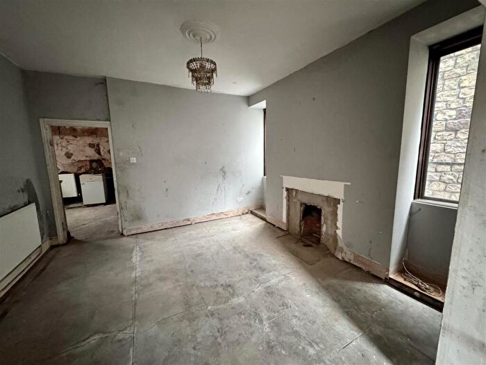 4 Bedroom Detached House For Sale In Banwen Place, Lower Brynamman, Ammanford, SA18