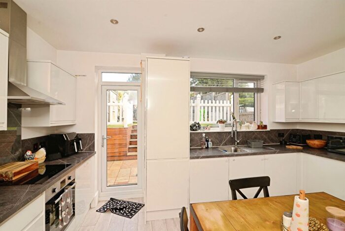 3 Bedroom Terraced House For Sale In Victoria Avenue, Hastings, TN35
