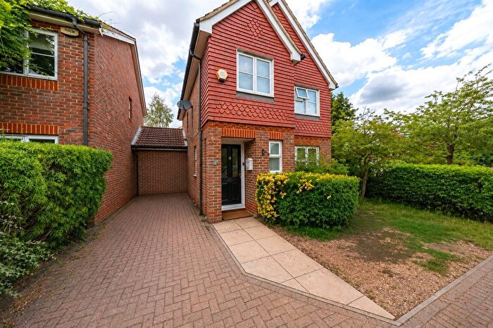 3 Bedroom Link Detached House To Rent In Albert Reed Gardens, Tovil, Maidstone, ME15