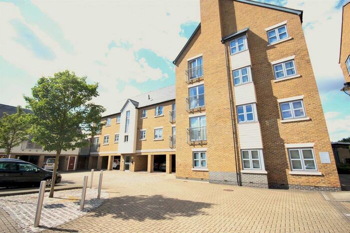 2 Bedroom Flat To Rent In Sheepen Place, Colchester, CO3
