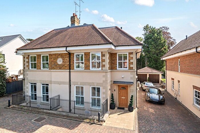 5 Bedroom Semi Detached House For Sale In Brooklands Road, Weybridge, KT13