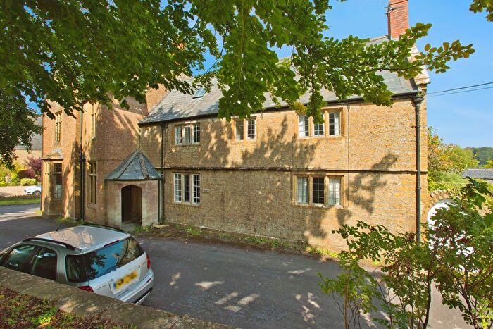 3 Bedroom End Terrace House For Sale In Barn Street, Crewkerne, TA18