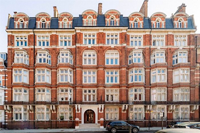 3 Bedroom Flat For Sale In Palace Court, Bayswater, London, W2