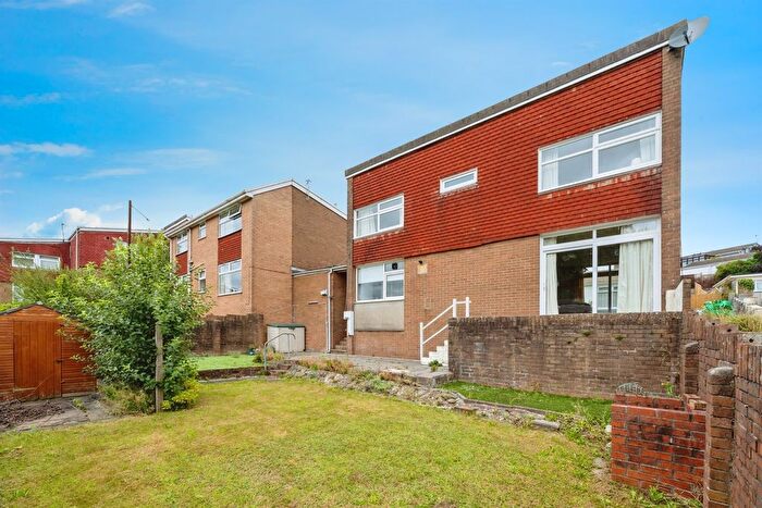 3 Bedroom Link Detached House For Sale In The Hannants, Neath, SA10