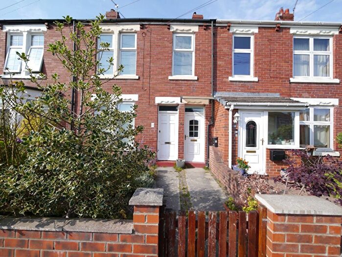 2 Bedroom Flat To Rent In Park Terrace, Killingworth, Newcastle Upon Tyne, NE12