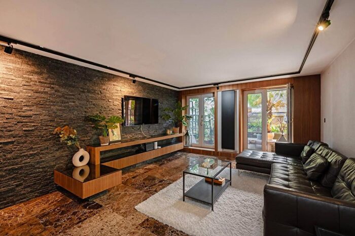 2 Bedroom Flat To Rent In City Of Westminster, W9