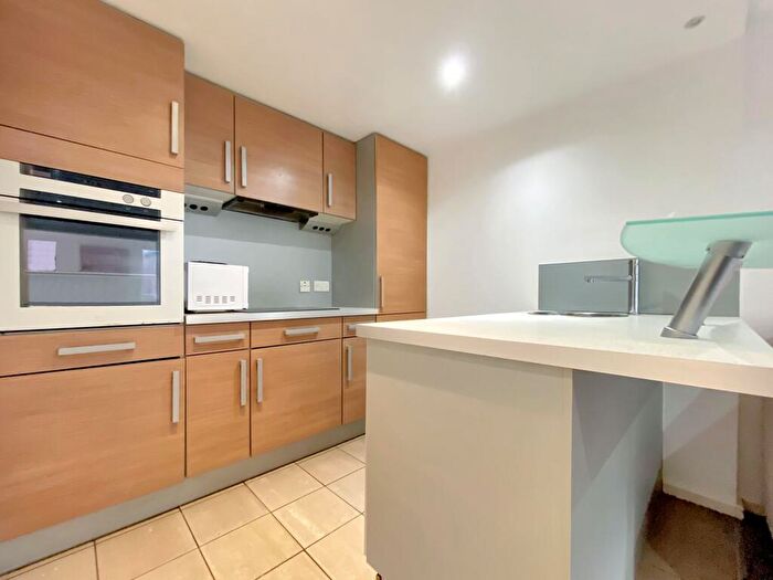 2 Bedroom Apartment To Rent In Trinity One, East Street, Leeds, LS9