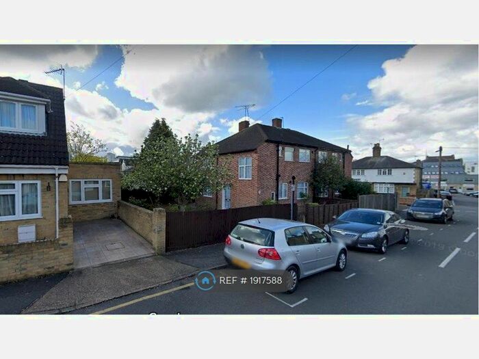 4 Bedroom Semi-Detached House To Rent In Press Road, Uxbridge, UB8