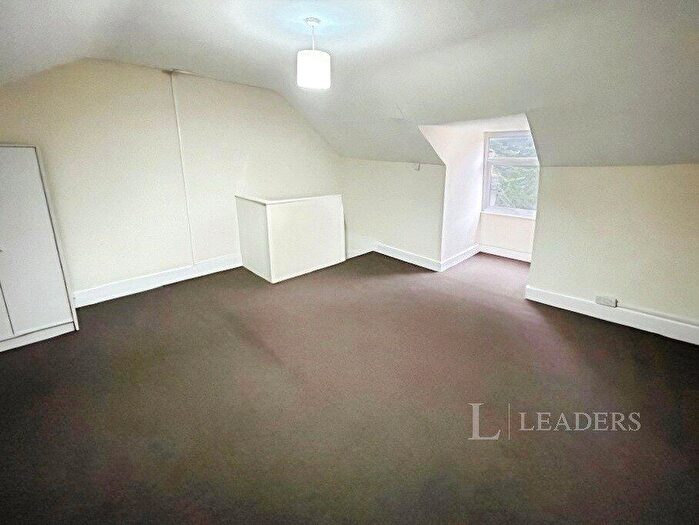5 Bedroom House To Rent In Cowper Street, Luton, LU1