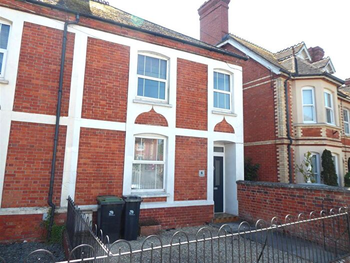 3 Bedroom End Of Terrace House To Rent In Newbury, Gillingham, SP8