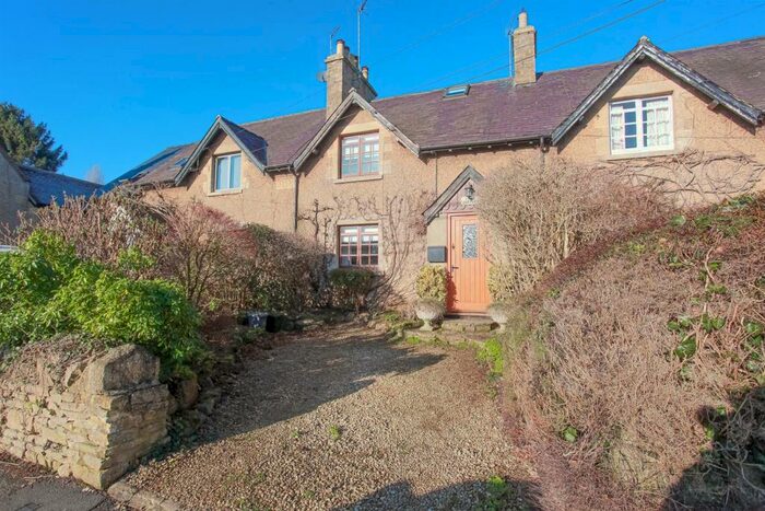 3 Bedroom Cottage For Sale In High Street, Lyneham, OX7