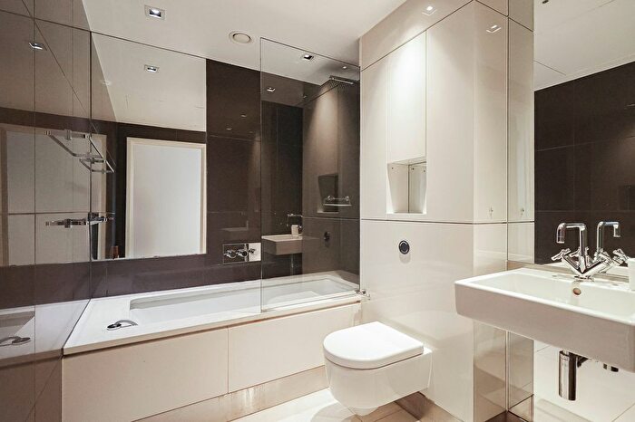 2 Bedroom Flat To Rent In Triton Building, Brock Street, Bloomsbury, Euston, NW1