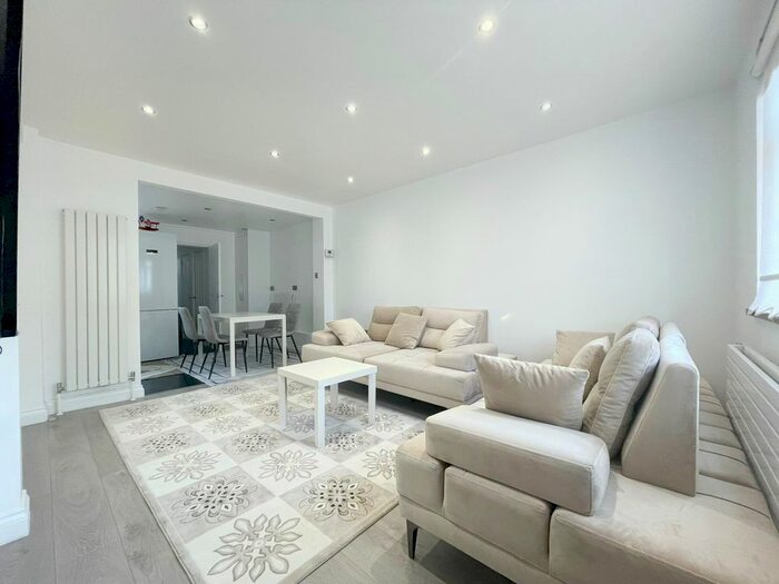 2 Bedroom Semi-Detached House To Rent In Meadow Close, Enfield, EN3