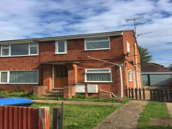 2 Bedroom Flat To Rent In Homestead Road, Hatfield, Hertfordshire, AL10