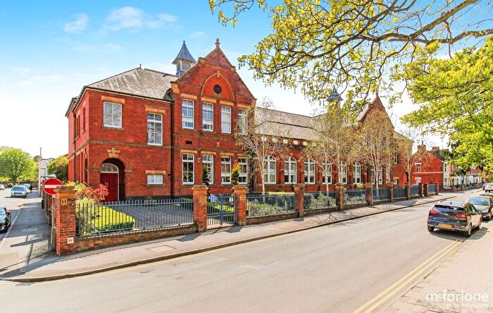 2 Bedroom Flat For Sale In Euclid Street, Swindon, SN1