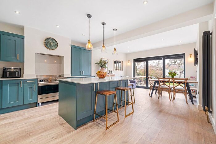 3 Bedroom Terraced House For Sale In Balmoral Avenue, Beckenham, BR3