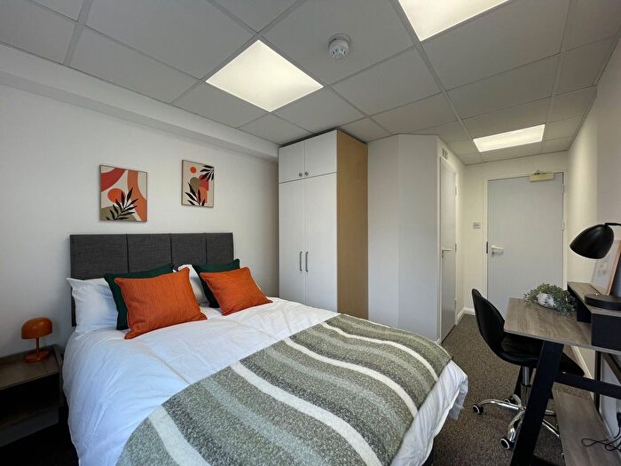 Studio To Rent In Room, Paris House, Hove, BN3