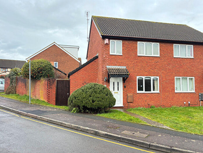 3 Bedroom Semi Detached House For Sale In Coltman Close, Gloucester, GL1