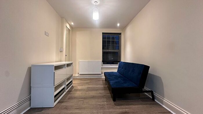 1 Bedroom Flat To Rent In Tudor Street, Cardiff, CF11