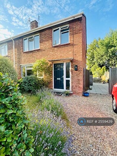 3 Bedroom Semi-Detached House To Rent In Poplar Way, Ringwood, BH24