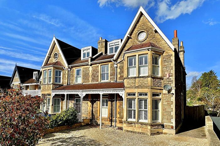 5 Bedroom Semi Detached House For Sale In Newbridge Hill, Bath, BA1