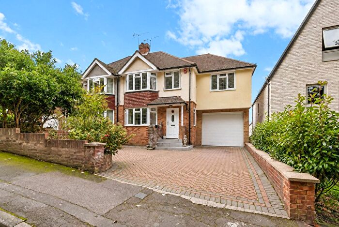 4 Bedroom Semi-detached House For Sale In The Gallop, South Croydon, CR2