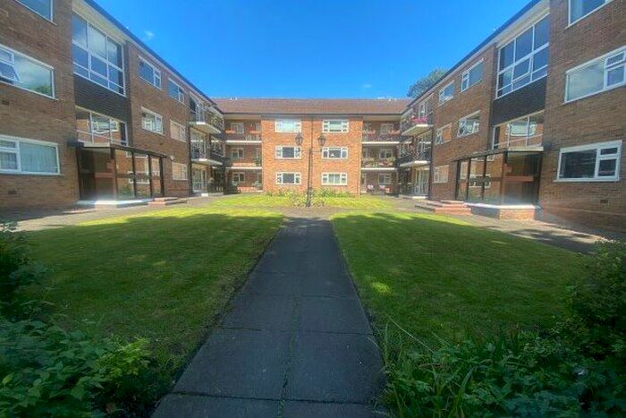 2 Bedroom Flat To Rent In Penns Lane, Sutton Coldfield, B76