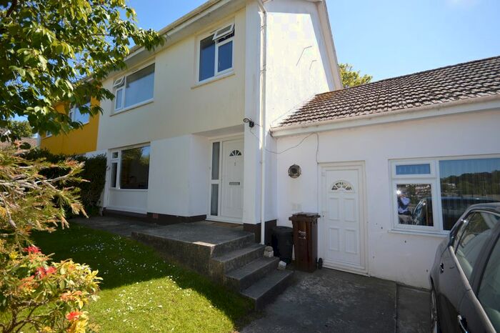 4 Bedroom Semi-Detached House To Rent In Bosvean Gardens, Truro TR1