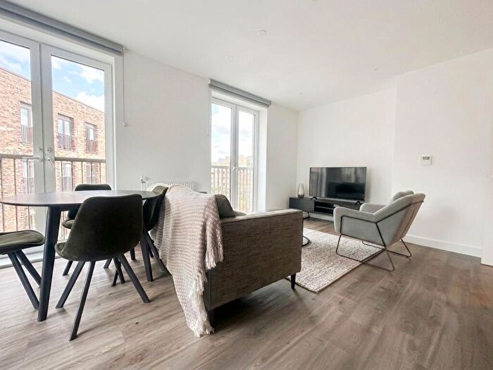 2 Bedroom Flat To Rent In Medawar Drive, Wolff House, NW7