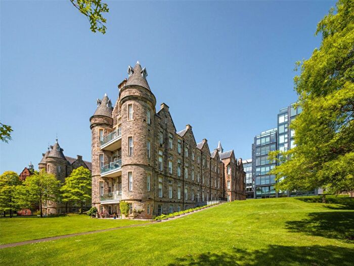 3 Bedroom Apartment For Sale In Simpson Loan, Edinburgh, Midlothian, EH3