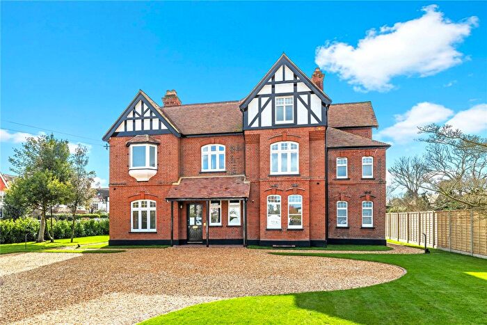 6 Bedroom Detached House For Sale In Beauchamp Road, East Molesey, KT8