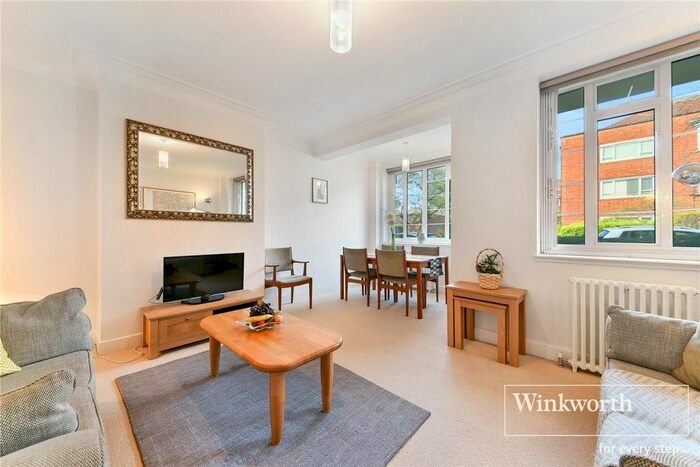 1 Bedroom Flat To Rent In Watchfield Court, Sutton Court Road, Chiswick, London, W4