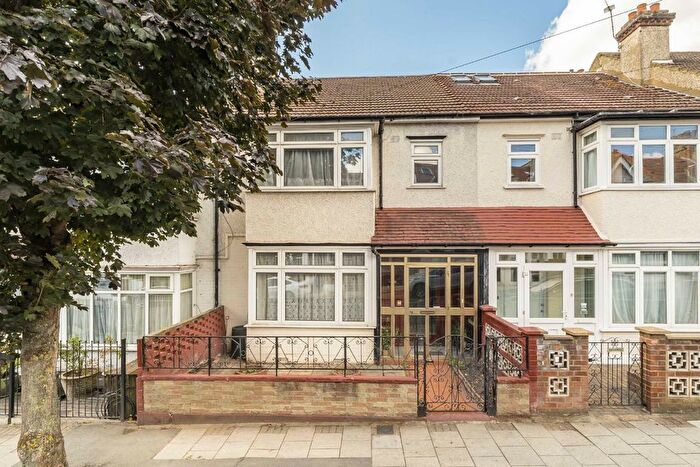 3 Bedroom Property For Sale In Beechcroft Road, Tooting, SW17