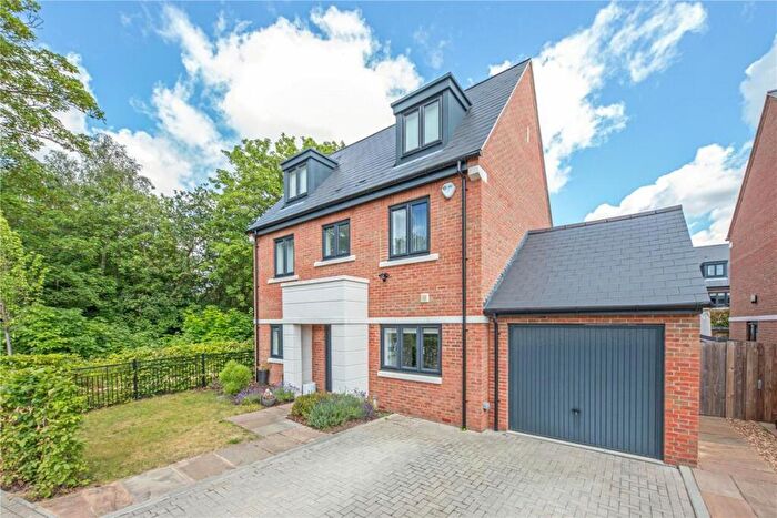 5 Bedroom Detached House To Rent In Bridges Avenue, East Molesey, KT8