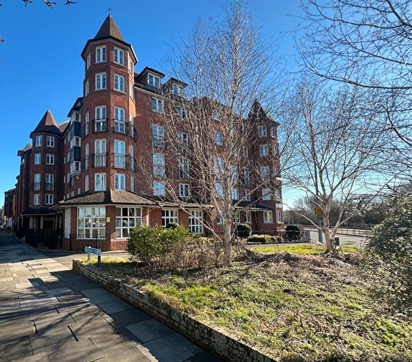 1 Bedroom Retirement Property For Sale In Westgate Street, Castlemeads Court, GL1