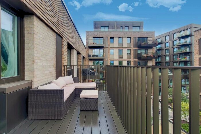 2 Bedroom Flat To Rent In Moulding Lane, Deptford, London, SE14