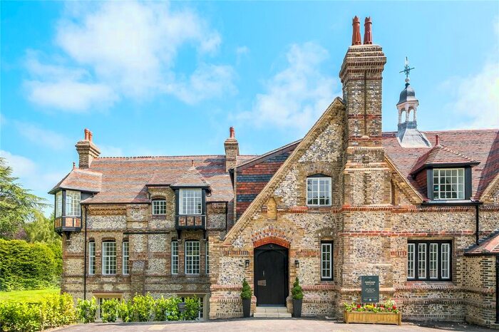 2 Bedroom Flat For Sale In Manor Lane, Longfield, DA3