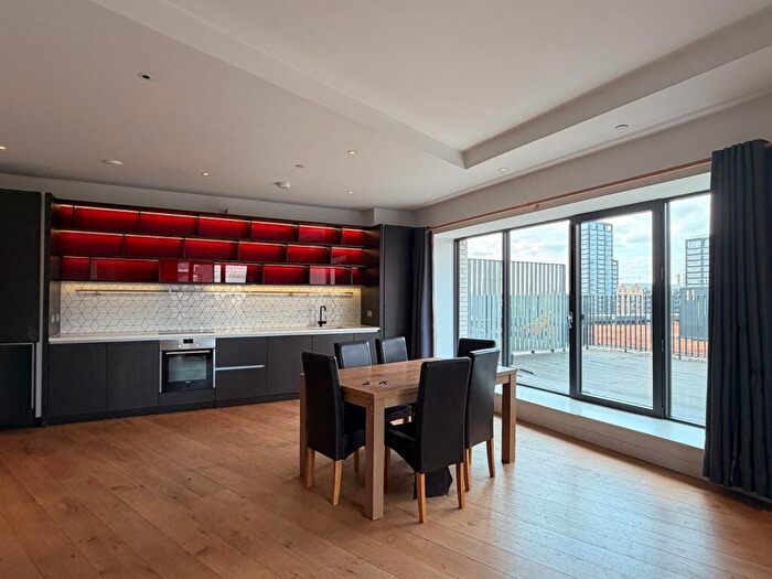 2 Bedroom Apartment To Rent In Grantham House, Canning Town, E14