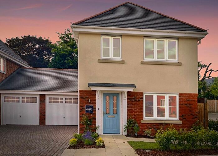 3 Bedroom Link Detached House For Sale In Castlefield, Preston, Hitchin, SG4