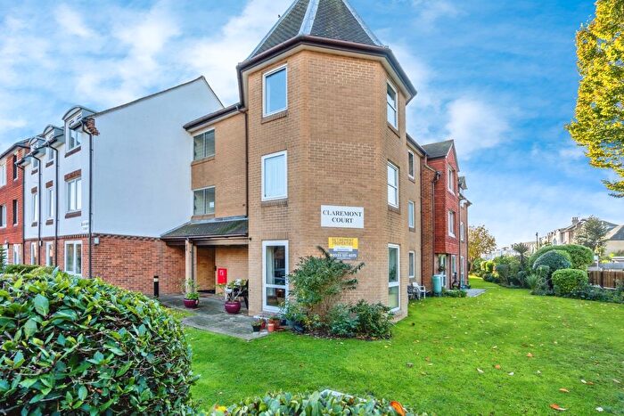 2 Bedroom Flat For Sale In Campbell Road, Bognor Regis, West Sussex, PO21